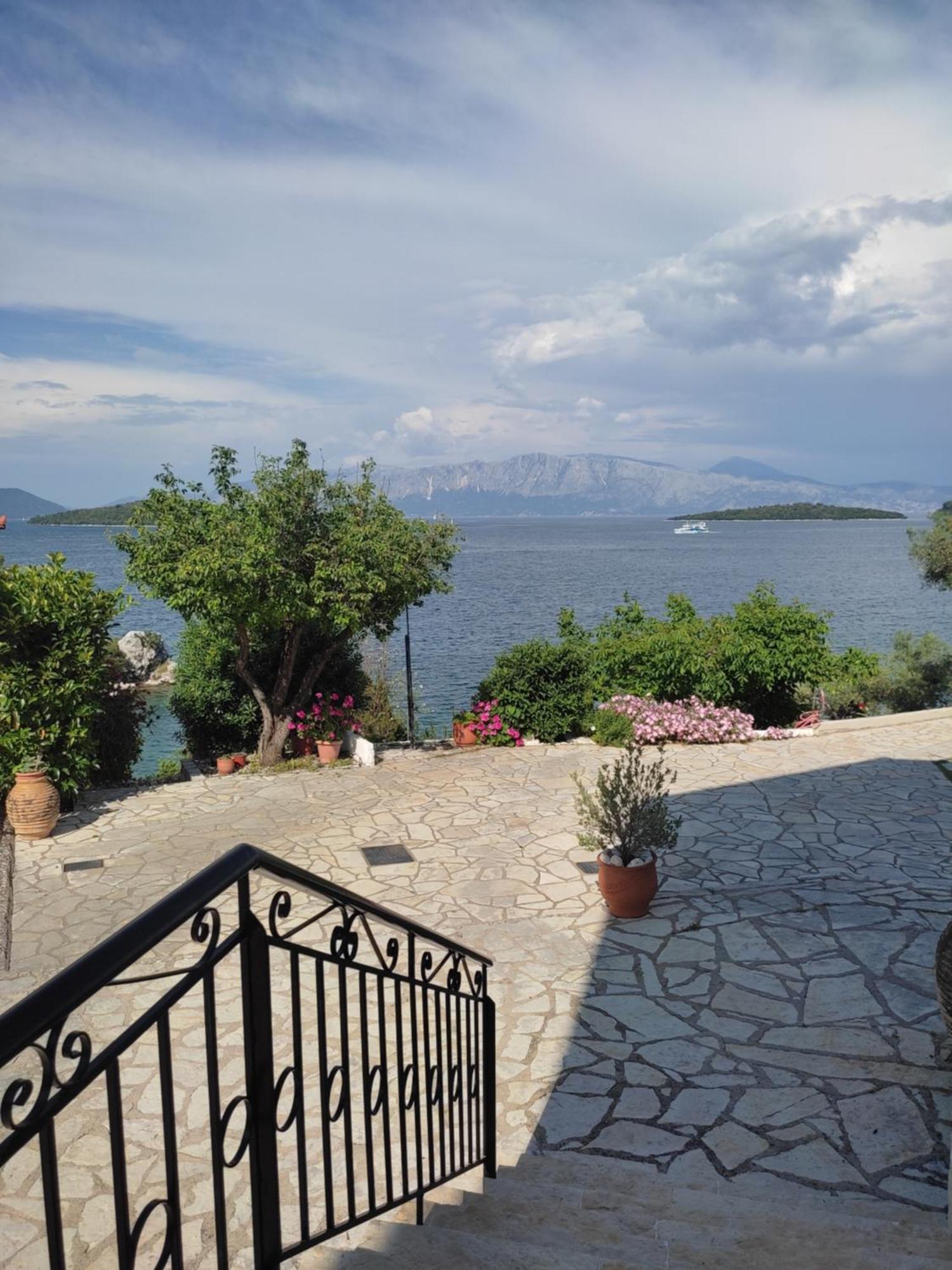 Korakias Seaview Villa Yénion Exteriör bild