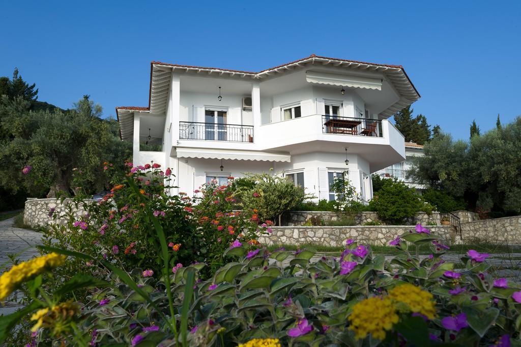 Korakias Seaview Villa Yénion Rum bild