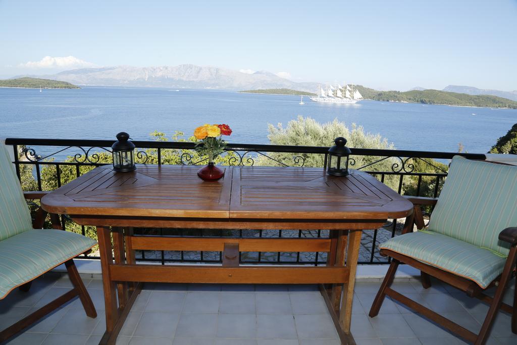 Korakias Seaview Villa Yénion Rum bild