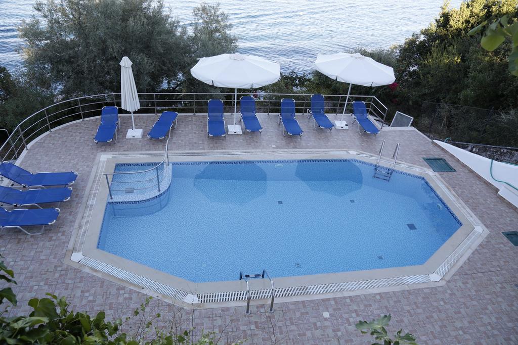 Korakias Seaview Villa Yénion Rum bild